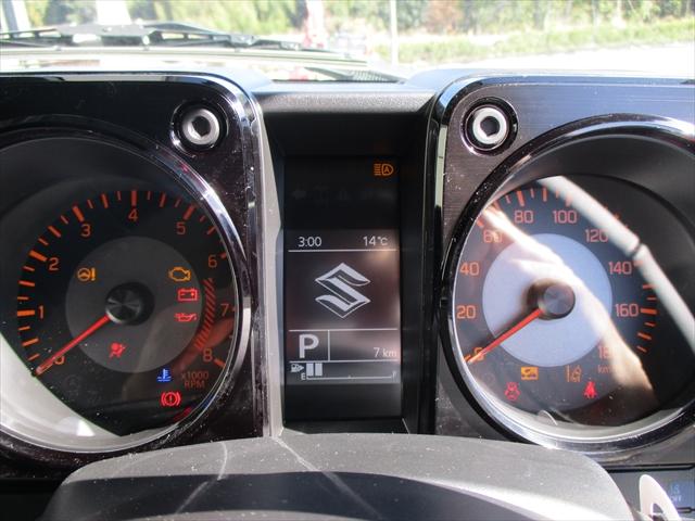 ジムニーシエラ ＪＣ　１．５　４ＷＤ　３型モデル　４ＡＴ車　スズキ保証付　登録済未使用車　デュアルセンサーブレーキ　ＬＥＤヘッドランプ　オートライトシステム　クルーズコントロールシステム　アイドリングストップシステム（33枚目）