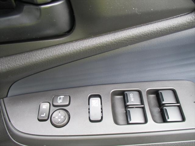 Ｇ　後席左側ワンアクションパワースライドドア　２型モデル　スズキ保証付　デュアルカメラブレーキ　リヤパーキングセンサー　ＳＲＳカーテンエアバッグ　オートライトシステム　ヒルホールドコントロール(77枚目)