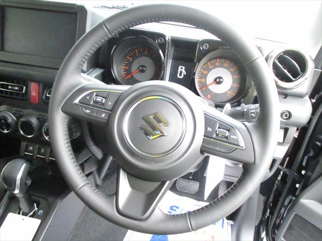 ジムニーシエラ ＪＣ　１．５　４ＷＤ　３型モデル　４ＡＴ車　登録済未使用車　スズキ保証付　デュアルセンサーブレーキ　ＬＥＤヘッドランプ　オートライトシステム　クルーズコントロールシステム　アイドリングストップシステム（16枚目）
