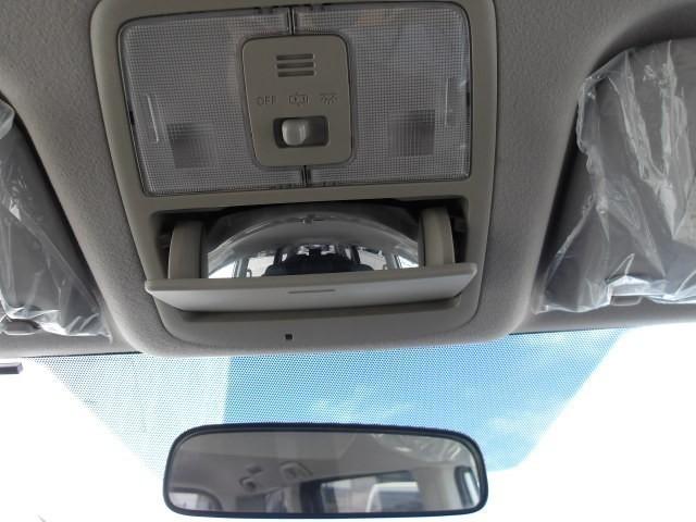 ヴォクシー ＺＳ　煌ＩＩＩ　トヨタ認定中古車　フルセグ　メモリーナビ　ＤＶＤ再生　バックカメラ　ＥＴＣ　両側電動スライド　ＨＩＤヘッドライト　ウオークスルー　乗車定員８人　３列シート（14枚目）