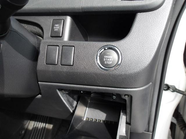 ヴォクシー ＺＳ　煌ＩＩＩ　トヨタ認定中古車　フルセグ　メモリーナビ　ＤＶＤ再生　バックカメラ　ＥＴＣ　両側電動スライド　ＨＩＤヘッドライト　ウオークスルー　乗車定員８人　３列シート（20枚目）