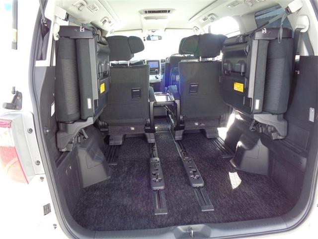 アルファード ２４０Ｓ　Ｃパッケージ　フルセグ　ＨＤＤナビ　ＤＶＤ再生　後席モニター　バックカメラ　ＥＴＣ　両側電動スライド　ＨＩＤヘッドライト　乗車定員７人　３列シート　ワンオーナー（24枚目）