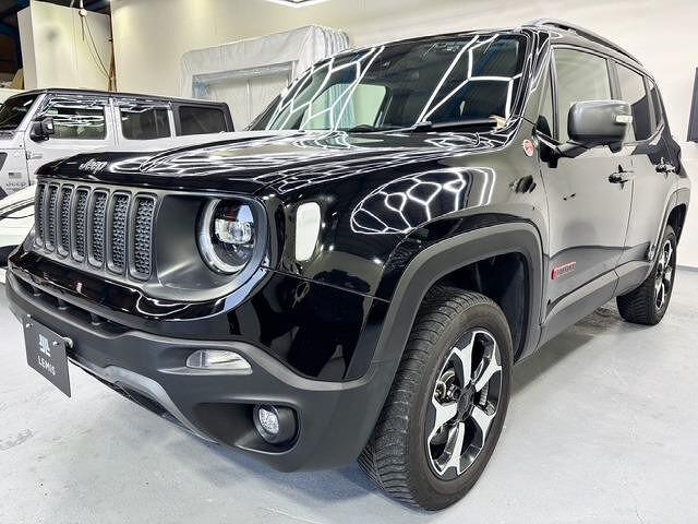 ジープ・レネゲード トレイルホーク 後期モデルLEDライト専用シート純正ナビ地デジTVバックモニターBluetoothジープロゴ入前後ドラレコ走行モード切替電子パーキングクルーズコントロール純正17AWコーナーセンサールーフレール(3枚目)