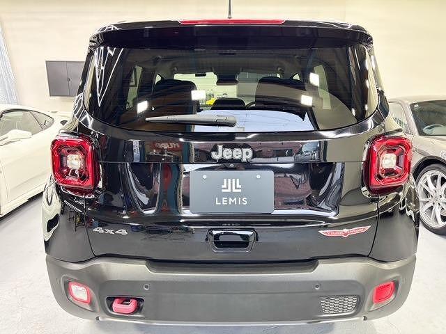 ジープ・レネゲード トレイルホーク 後期モデルLEDライト専用シート純正ナビ地デジTVバックモニターBluetoothジープロゴ入前後ドラレコ走行モード切替電子パーキングクルーズコントロール純正17AWコーナーセンサールーフレール(11枚目)