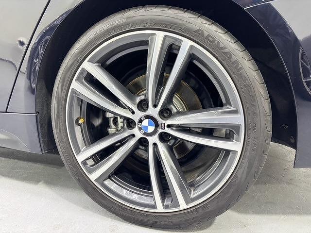 ４シリーズ ４２０ｉグランクーペ　Ｍスポーツ　１オーナー後期ＡＲＱＲＡＹ２本出マフラーＦ＆ＲカーボンスポイラーＬＥＤヘッドライト１９ＡＷ黒革シートシートヒーターパドルシフト後期ナビ地デジＴＶバックモニターＢｌｕｅｔｏｏｔｈドライビングアシスト（12枚目）