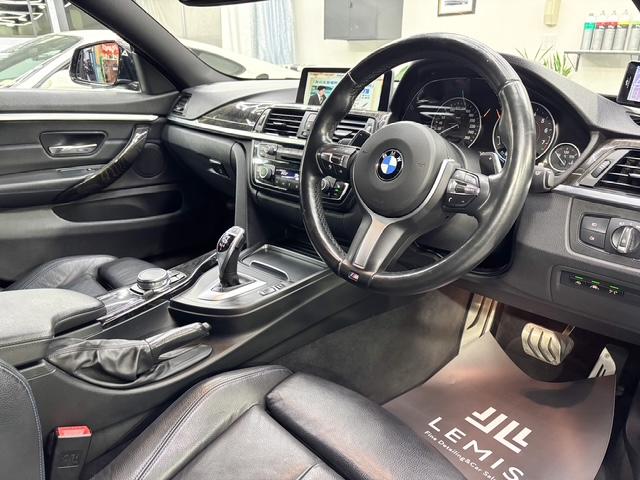 ４シリーズ ４２０ｉグランクーペ　Ｍスポーツ　１オーナー後期ＡＲＱＲＡＹ２本出マフラーＦ＆ＲカーボンスポイラーＬＥＤヘッドライト１９ＡＷ黒革シートシートヒーターパドルシフト後期ナビ地デジＴＶバックモニターＢｌｕｅｔｏｏｔｈドライビングアシスト（28枚目）