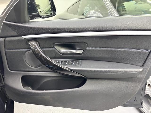 ４シリーズ ４２０ｉグランクーペ　Ｍスポーツ　１オーナー後期ＡＲＱＲＡＹ２本出マフラーＦ＆ＲカーボンスポイラーＬＥＤヘッドライト１９ＡＷ黒革シートシートヒーターパドルシフト後期ナビ地デジＴＶバックモニターＢｌｕｅｔｏｏｔｈドライビングアシスト（38枚目）