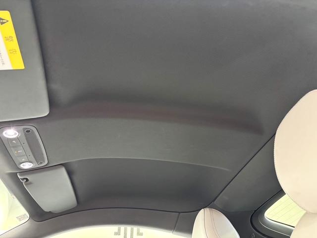 ＴＴ ＲＳプラスクーペ ベースグレード　後期最終型クワトロ４ＷＤターボＫＷ車高調４ＰＯＤ専用キャリパーリアウィング専用１９インチＡＷ白革シートＣＴＳチャージパイプカーボンエンジンカバーパドルシフト純正ナビ地デジＴＶバックカメラクルコン（23枚目）