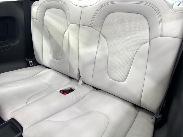 ＴＴ ＲＳプラスクーペ ベースグレード　後期最終型クワトロ４ＷＤターボＫＷ車高調４ＰＯＤ専用キャリパーリアウィング専用１９インチＡＷ白革シートＣＴＳチャージパイプカーボンエンジンカバーパドルシフト純正ナビ地デジＴＶバックカメラクルコン（30枚目）