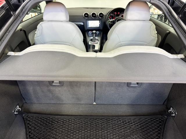 ＴＴ ＲＳプラスクーペ ベースグレード　後期最終型クワトロ４ＷＤターボＫＷ車高調４ＰＯＤ専用キャリパーリアウィング専用１９インチＡＷ白革シートＣＴＳチャージパイプカーボンエンジンカバーパドルシフト純正ナビ地デジＴＶバックカメラクルコン（31枚目）