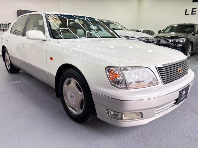 セルシオ Ｃ仕様　後期モデル　本革シート　ウッドパパネル　純正１６インチＡＷ　シートヒーター　電動シート　純正ナビ　タイミングベルト交換済み（4枚目）