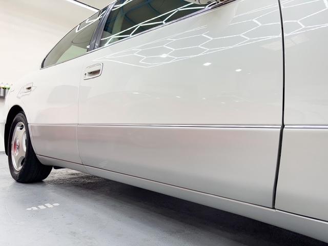 セルシオ Ｃ仕様　後期モデル　本革シート　ウッドパパネル　純正１６インチＡＷ　シートヒーター　電動シート　純正ナビ　タイミングベルト交換済み（14枚目）