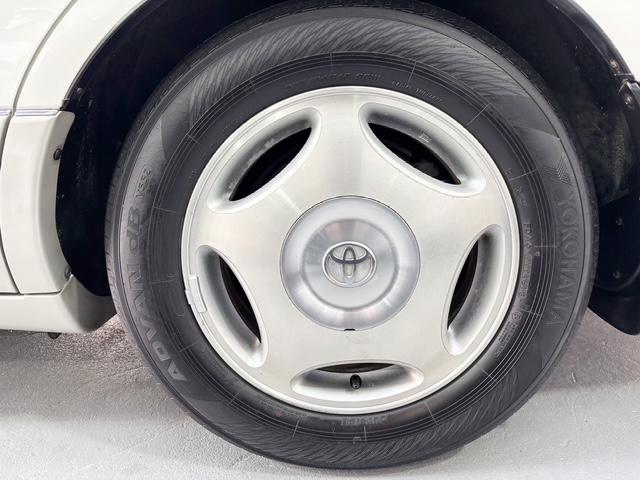 セルシオ Ｃ仕様　後期モデル　本革シート　ウッドパパネル　純正１６インチＡＷ　シートヒーター　電動シート　純正ナビ　タイミングベルト交換済み（20枚目）