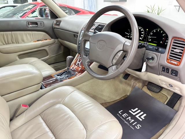 セルシオ Ｃ仕様　後期モデル　本革シート　ウッドパパネル　純正１６インチＡＷ　シートヒーター　電動シート　純正ナビ　タイミングベルト交換済み（27枚目）