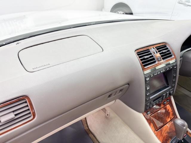 セルシオ Ｃ仕様　後期モデル　本革シート　ウッドパパネル　純正１６インチＡＷ　シートヒーター　電動シート　純正ナビ　タイミングベルト交換済み（32枚目）