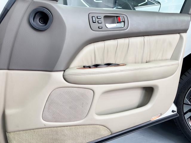 セルシオ Ｃ仕様　後期モデル　本革シート　ウッドパパネル　純正１６インチＡＷ　シートヒーター　電動シート　純正ナビ　タイミングベルト交換済み（34枚目）