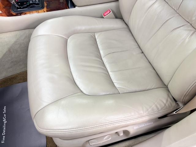 セルシオ Ｃ仕様　後期モデル　本革シート　ウッドパパネル　純正１６インチＡＷ　シートヒーター　電動シート　純正ナビ　タイミングベルト交換済み（40枚目）