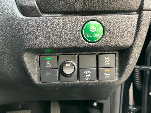 フィットハイブリッド Ｆパッケージ　衝突軽減ブレーキＬＥＤヘッドＲカメラＥＴＣフルセグナビＢＴミュージックラックＣＤＤＶＤ再生オートエアコンオートリトラースマキー（20枚目）