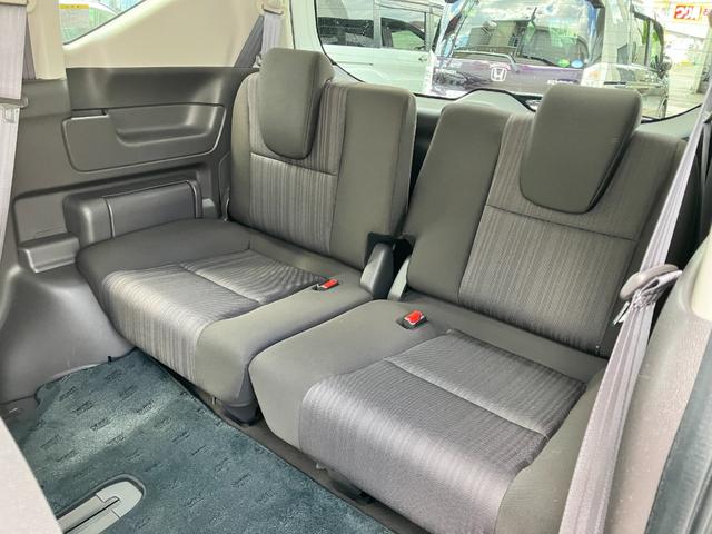 フリードハイブリッド ハイブリッド・Ｇホンダセンシング　ＡＣＣフルセグナビＬＥＤヘッドＲカメラ両側パワスラＥＴＣサイドカーテンエアバッグＢＴオートエアコンＣＤＤＶＤ再生ロールサンシェードスマキー（8枚目）