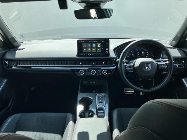 シビック ｅ：ＨＥＶ　ＨｏｎｄａＣＯＮＮＥＣＴディスプレーＡＣＣブラインドスポットインフォメーションＬＥＤヘッドフォグＥＴＣ前後ドラレコ運転席助手席パワーシートエレクトリックギアセレクター純正アルミパーキングセンサー（13枚目）