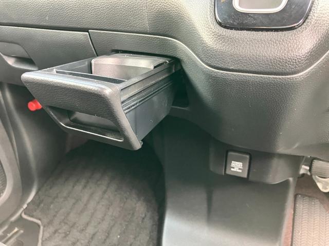 Ｎ－ＢＯＸカスタム Ｇ・ＥＸホンダセンシング　ＡＣＣフルセグナビＬＥＤヘッドフォグＲカメラＥＴＣ両側パワスラ運転席助手席シートヒータードラレコＵＳＢジャックＣＤＤＶＤ再生ＢＴサイドカーテンエアバッグ純正アルミスマキー（19枚目）