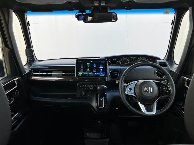 N-BOXカスタム G・Lターボホンダセンシング ACC社外フルセグナビLEDヘッドフォグRカメラETCサイドカーテンエアバッグ両側パワスラ純正アルミBTブルーレイ再生パドルシフト本革巻きステアリングスマキー(12枚目)