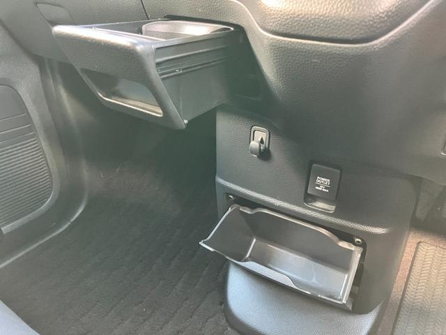 N-BOXカスタム G・Lターボホンダセンシング ACC社外フルセグナビLEDヘッドフォグRカメラETCサイドカーテンエアバッグ両側パワスラ純正アルミBTブルーレイ再生パドルシフト本革巻きステアリングスマキー(16枚目)