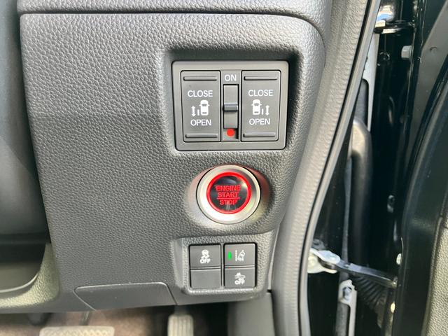 N-BOXカスタム G・Lターボホンダセンシング ACC社外フルセグナビLEDヘッドフォグRカメラETCサイドカーテンエアバッグ両側パワスラ純正アルミBTブルーレイ再生パドルシフト本革巻きステアリングスマキー(17枚目)