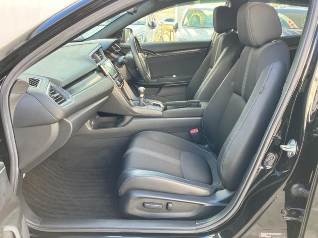 シビック ハッチバック フルセグナビ6MTLEDヘッドRカメラETCサイドカーテンエアバッグ運転席助手席シートヒーター運転席助手席パワーシート電制PオートブレーキホールドBTミュージックラックCDDVD再生スマキー(7枚目)