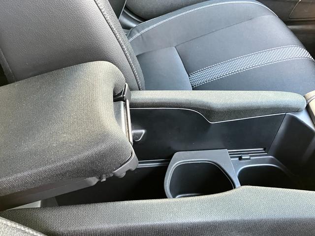 シビック ハッチバック フルセグナビ6MTLEDヘッドRカメラETCサイドカーテンエアバッグ運転席助手席シートヒーター運転席助手席パワーシート電制PオートブレーキホールドBTミュージックラックCDDVD再生スマキー(18枚目)