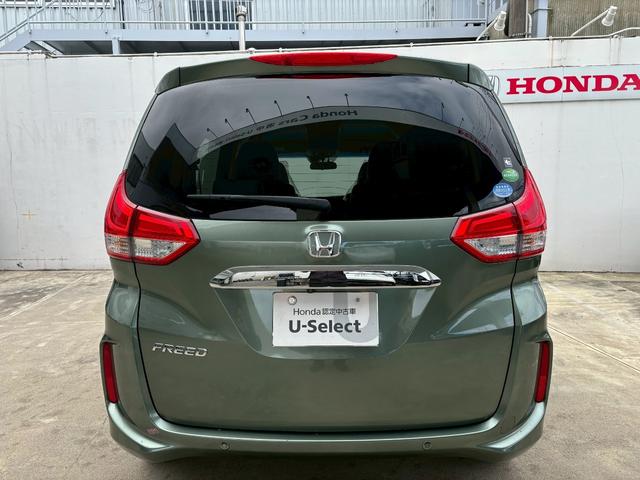 フリード G・ホンダセンシング ACCフルセグナビLEDヘッドRカメラETCドラレコ両側パワスラ運転席助手席シートヒーターリアモニターBTミュージックラックCDDVD再生オートリトラー純正アルミスマキー(5枚目)