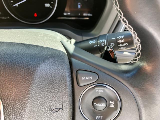 ヴェゼル ハイブリッドＺ　ＡＣＣフルセグナビＬＥＤヘッドＲカメラＥＴＣフォグランプ電制Ｐオートブレーキホールド機能サイドカーテンエアバッグ運転席助手席シートヒーターＢＴミュージックラックＣＤＤＶＤ再生ＵＳＢスマキー（22枚目）