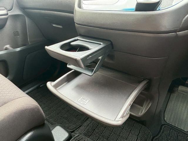 フリードハイブリッド ハイブリッド・Ｇホンダセンシング　ＡＣＣフルセグナビＬＥＤヘッドＲカメラ両側パワスラＥＴＣオートエアコンＢＴミュージックラックＣＤＤＶＤ再生ＵＳＢジャックオートリトラミラースマキー（16枚目）