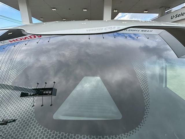 フリードハイブリッド ハイブリッド・Ｇホンダセンシング　ＡＣＣフルセグナビＬＥＤヘッドＲカメラ両側パワスラＥＴＣオートエアコンＢＴミュージックラックＣＤＤＶＤ再生ＵＳＢジャックオートリトラミラースマキー（22枚目）