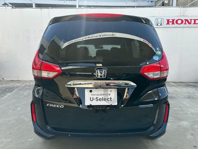 フリードハイブリッド ハイブリッド・Ｇホンダセンシング　ＡＣＣフルセグナビＬＥＤヘッドＲカメラＥＴＣサイドカーテンエアバッグＲモニター両側パワスラ運転席助手席シートヒーターＢＴミュージックラックＣＤＤＶＤ再生純正アルミ本革巻きステアリングスマキー（5枚目）