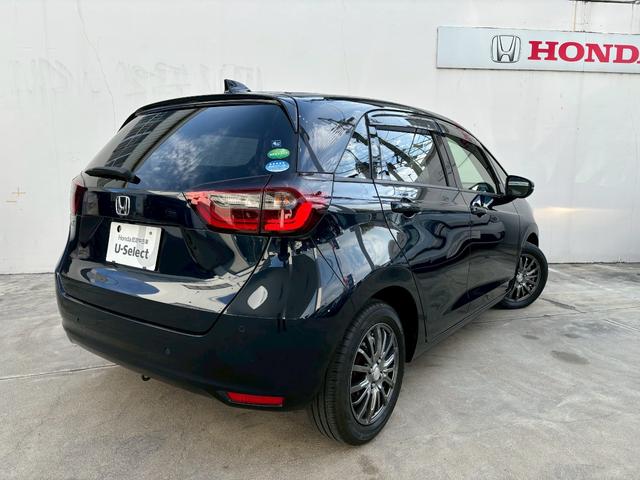 フィット ベーシック　ＡＣＣフルセグナビＥＴＣハロゲンヘッドＲカメラナビ連動前後ドラレコサイドカーテンエアバッグ電制ＰオートブレーキホールドＢＴミュージックラックＣＤＤＶＤ再生ＵＳＢスマキー（4枚目）