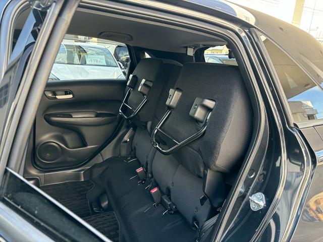 フィット ベーシック　ＡＣＣフルセグナビＥＴＣハロゲンヘッドＲカメラナビ連動前後ドラレコサイドカーテンエアバッグ電制ＰオートブレーキホールドＢＴミュージックラックＣＤＤＶＤ再生ＵＳＢスマキー（8枚目）