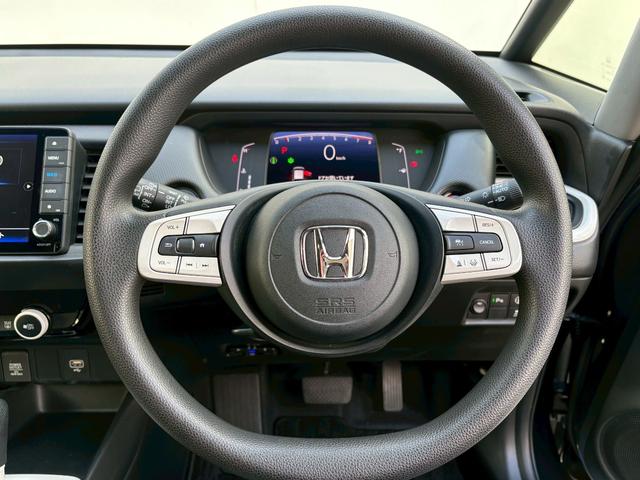 フィット ベーシック　ＡＣＣフルセグナビＥＴＣハロゲンヘッドＲカメラナビ連動前後ドラレコサイドカーテンエアバッグ電制ＰオートブレーキホールドＢＴミュージックラックＣＤＤＶＤ再生ＵＳＢスマキー（16枚目）