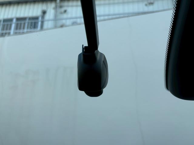 フィット ベーシック　ＡＣＣフルセグナビＥＴＣハロゲンヘッドＲカメラナビ連動前後ドラレコサイドカーテンエアバッグ電制ＰオートブレーキホールドＢＴミュージックラックＣＤＤＶＤ再生ＵＳＢスマキー（20枚目）