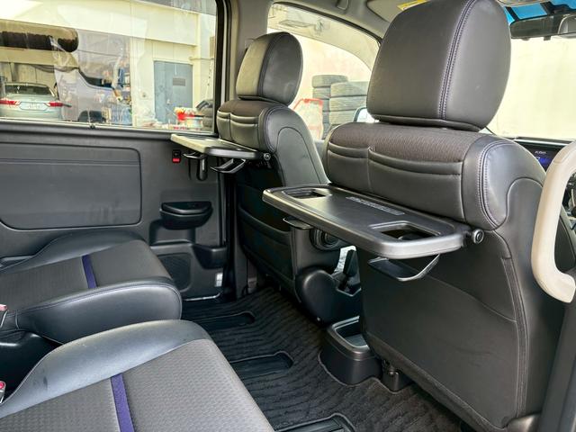 ステップワゴンスパーダ ｅ：ＨＥＶスパーダＧ・ＥＸホンダセンシング　ＡＣＣフルセグナビＬＥＤヘッドフォグＲカメラＥＴＣナビ連動ドラレコ両側パワスラ電制Ｐオートブレーキホールド純正アルミＢＴミュージックラックＣＤＤＶＤ再生トリプルゾーンエアコン（13枚目）