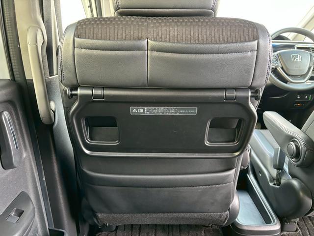 ステップワゴンスパーダ ｅ：ＨＥＶスパーダＧ・ＥＸホンダセンシング　ＡＣＣフルセグナビＬＥＤヘッドフォグＲカメラＥＴＣナビ連動ドラレコ両側パワスラ電制Ｐオートブレーキホールド純正アルミＢＴミュージックラックＣＤＤＶＤ再生トリプルゾーンエアコン（14枚目）