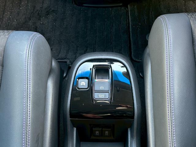 ステップワゴンスパーダ ｅ：ＨＥＶスパーダＧ・ＥＸホンダセンシング　ＡＣＣフルセグナビＬＥＤヘッドフォグＲカメラＥＴＣナビ連動ドラレコ両側パワスラ電制Ｐオートブレーキホールド純正アルミＢＴミュージックラックＣＤＤＶＤ再生トリプルゾーンエアコン（23枚目）