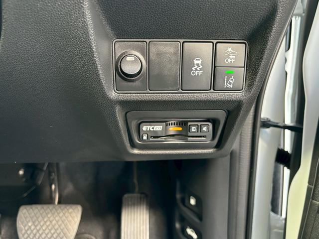 ステップワゴンスパーダ ｅ：ＨＥＶスパーダＧ・ＥＸホンダセンシング　ＡＣＣフルセグナビＬＥＤヘッドフォグＲカメラＥＴＣナビ連動ドラレコ両側パワスラ電制Ｐオートブレーキホールド純正アルミＢＴミュージックラックＣＤＤＶＤ再生トリプルゾーンエアコン（26枚目）