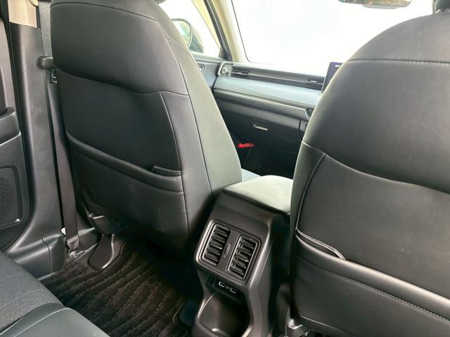 ヴェゼル ｅ：ＨＥＶＺ　ＨｏｎｄａＣＯＮＮＥＣＴナビＡＣＣ前後ドラレコＲカメラＬＥＤヘッドフォグＥＴＣブラインドスポットインフォメーション運転席助手席シートヒーターパワーテールゲートＢＴフルセグＵＳＢ純正アルミＰセンサー（12枚目）