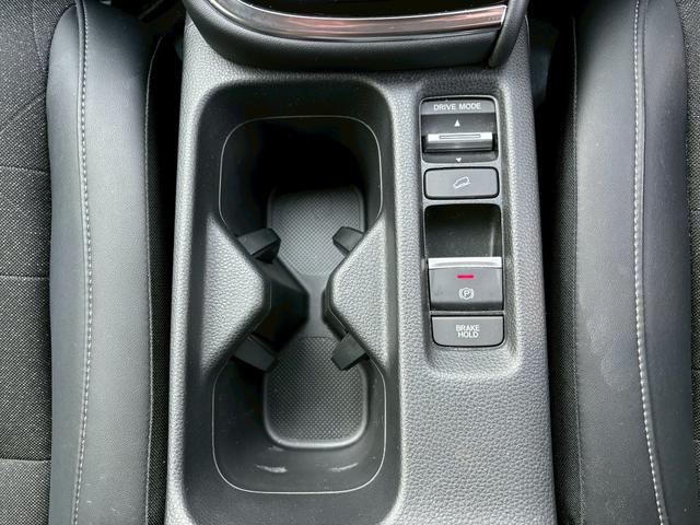 ヴェゼル ｅ：ＨＥＶＺ　ＨｏｎｄａＣＯＮＮＥＣＴナビＡＣＣ前後ドラレコＲカメラＬＥＤヘッドフォグＥＴＣブラインドスポットインフォメーション運転席助手席シートヒーターパワーテールゲートＢＴフルセグＵＳＢ純正アルミＰセンサー（19枚目）