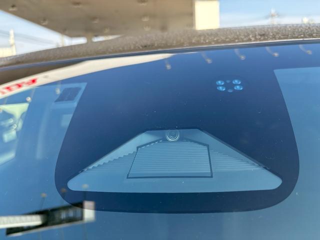 ヴェゼル ｅ：ＨＥＶＺ　ＨｏｎｄａＣＯＮＮＥＣＴナビＡＣＣ前後ドラレコＲカメラＬＥＤヘッドフォグＥＴＣブラインドスポットインフォメーション運転席助手席シートヒーターパワーテールゲートＢＴフルセグＵＳＢ純正アルミＰセンサー（26枚目）