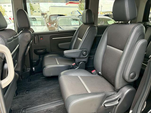 ステップワゴンスパーダ スパーダ・クールスピリットホンダセンシング　ＡＣＣフルセグナビＬＥＤヘッドフォグＲカメラ両側パワスラＥＴＣトリプルゾーンコントロールオートエアコンＲモニター運転席助手席シートヒーターサイドカーテンエアバッグＢＴミュージックラックスマキー（7枚目）