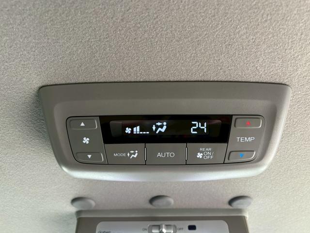 ステップワゴンスパーダ スパーダ・クールスピリットホンダセンシング　ＡＣＣフルセグナビＬＥＤヘッドフォグＲカメラ両側パワスラＥＴＣトリプルゾーンコントロールオートエアコンＲモニター運転席助手席シートヒーターサイドカーテンエアバッグＢＴミュージックラックスマキー（15枚目）