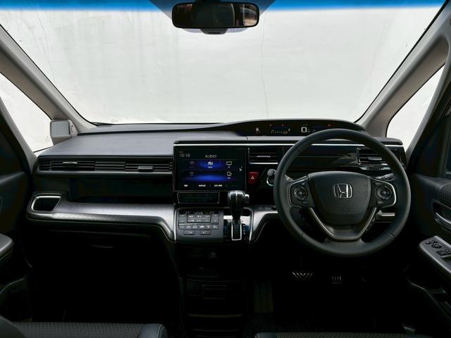 ステップワゴンスパーダ スパーダ・クールスピリットホンダセンシング　ＡＣＣフルセグナビＬＥＤヘッドフォグＲカメラ両側パワスラＥＴＣトリプルゾーンコントロールオートエアコンＲモニター運転席助手席シートヒーターサイドカーテンエアバッグＢＴミュージックラックスマキー（17枚目）