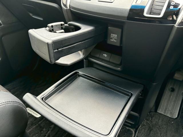 ステップワゴンスパーダ スパーダ・クールスピリットホンダセンシング　ＡＣＣフルセグナビＬＥＤヘッドフォグＲカメラ両側パワスラＥＴＣトリプルゾーンコントロールオートエアコンＲモニター運転席助手席シートヒーターサイドカーテンエアバッグＢＴミュージックラックスマキー（21枚目）